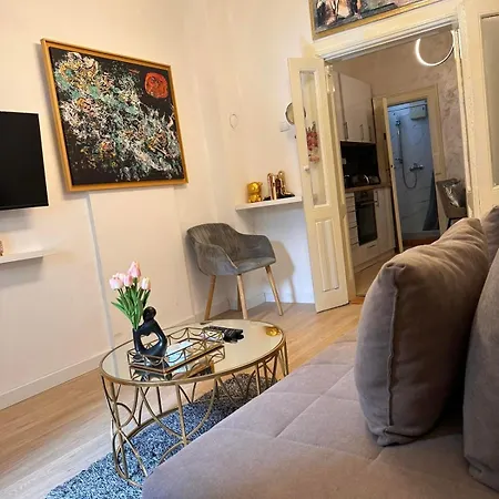 Line Apartment